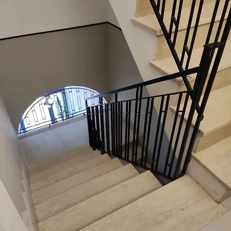 아파트 Trani Residence 트라니